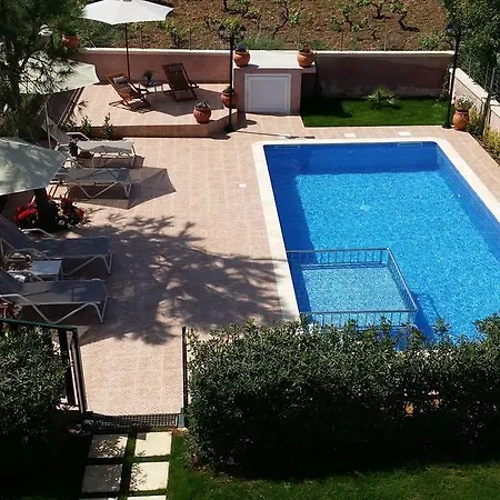 Alimedon Villa *